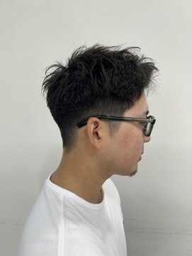 グロウ 丸の内(GLOW) メンズカットショートヘアスパイキーショートフェードカット短髪