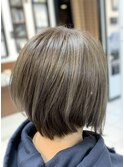 30代40代50代60代くびれボブ　シルバーグレージュ　白髪ぼかし