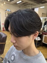 レボルトヘアー(R EVOLUT hair)&nbsp;ナチュラルニュアンスセンターパート刈り上げマッシュ柏市柏駅