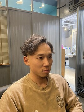 ヤード(YARD) フェード×センターパート×パーマ