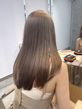 サンク 原宿 表参道(cinq) ★ミディアムレイヤーカット長めボブミルクティーベージュカラー