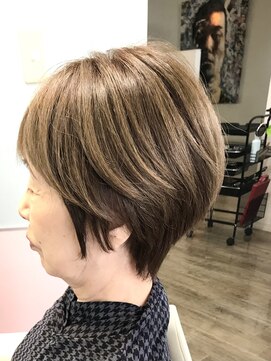 ビートリップ ヘアードレッシング(B trip hair dressing) 大人世代の可愛いショート