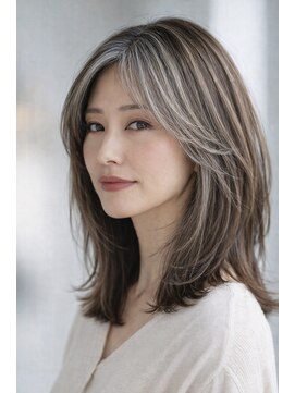 トリッカ 代官山(tricca) ミディアムレイヤー 白髪ぼかしハイライト
