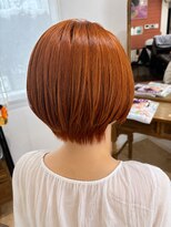 サクラビ(sakurabi)&nbsp;艶感オレンジカラー×丸みショートボブ」