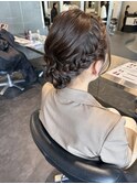 ヘアアレンジ　シニヨン　編み込み