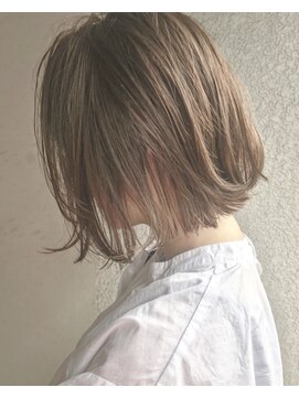 ヘアーアンドアトリエ マール(Hair&Atelier Marl) 【Marl】フォギーグレージュの切りっぱなしボブ