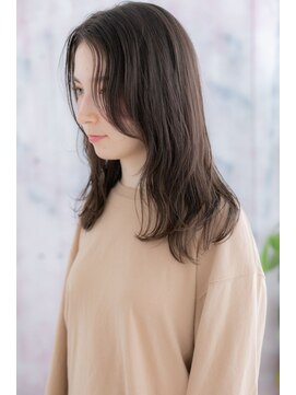 ヘアアンドビューティー ミック(Hair & Beauty miq) センターパートでアンニュイモード＊無造作エアリーカール