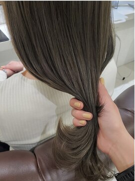 インビテーション(invitation) オリーブグレージュ