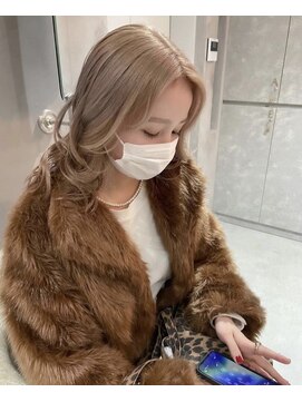 スリー(three) ミルクティーベージュ