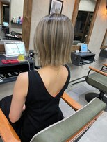 サニー 渋谷(SUNNY)&nbsp;バレイヤージュ、ハイライト、レイヤーロング、グレーベージュ