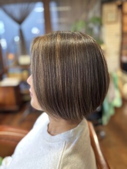 きらめくの写真/【今も未来も美しく】髪に優しく、発色◎艶のある上品なグレイカラーで周りと差がつくお洒落な色味に♪