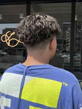 髪屋 紬 メンズ/メンズパーマ/メンズカット/スパイラルパーマ