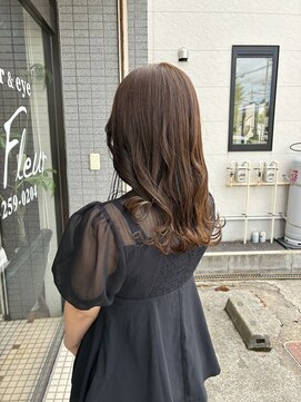 アンフルール(Un Fleur) 明るめベージュ