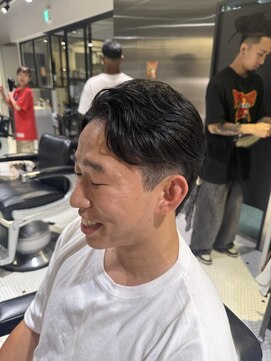 フランクスバーバーザスタンド(Frank’s barber the stand) サーフカール/スパイキーショート/フェザーパーマ/飯田橋S