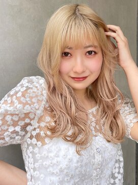 リノショアーズ 日本大通り店(RINOSHORES) 前髪ぱっつん柔らかベージュブロンドウェーブロングmaaya