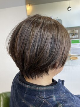 ローム(LOOM) 前上がりグラデーションボブ