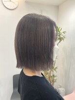 マール(MAAR) platina gray / 切りっぱなしボブ