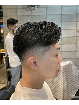 フランクスバーバー アンド ビアークラブ(FRANK'S BARBER and BEER CLUB) スキンフェードツーブロックショートF