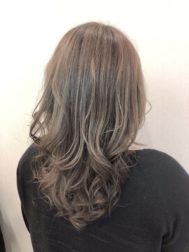 ヘアメイク リヴ(Hair Make Liv) ハイライト【アッシュベージュ】