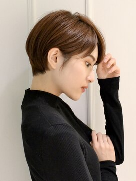 アイスバーグ(eyesburg) 20代30代40代横顔美人耳掛けクールショートくびれエモージュ