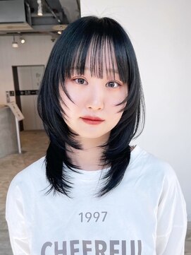 アイティーバイアルバム 松戸店(IT by ALBUM) ネビージュ黒髪ウルフレイヤーロング_ba486921