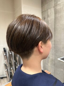 ヘアーアンドメイク ファット(Hair&Make PHAT) 白髪ぼかし大人かわいい耳掛け丸みひし形束感ショート☆黒髪暗髪
