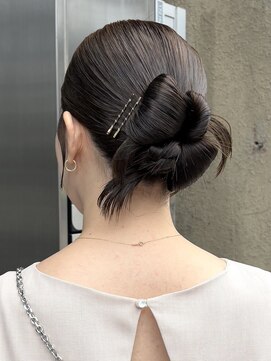 デューヘアー(due hair) ヘアセット/結婚式参列/タイトアレンジ/カチモリヘア