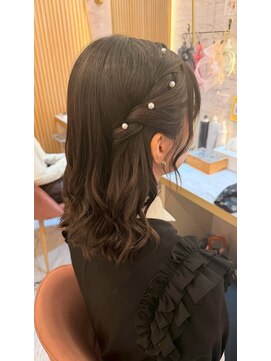 ヘアアレンジメント ボガスティーズ 溝の口店(Hair arrangement Vogusty's) ハーフツイン/イベント/おでかけ/参列