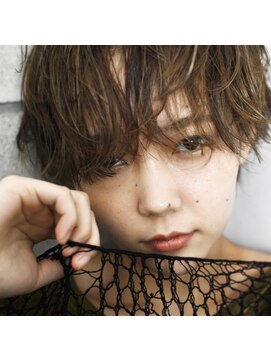 シータ(CITA) ショート×ベージュ