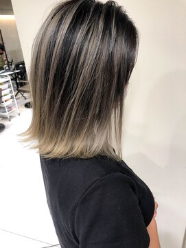 トルネード(TORNADO) 外国人風ボブ ハイライトバレイヤージュ グレージュエアタッチ