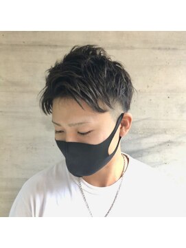 クオリス 上板橋店(QUALIS) ツーブロ刈り上げ無造作束感ショート【アップバング×ビジカジ】