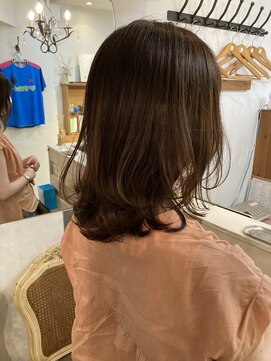 シェノン(CHAINON) ニュアンスカラーで作るゆるふわこなれミディアム30代40代梅ヶ丘