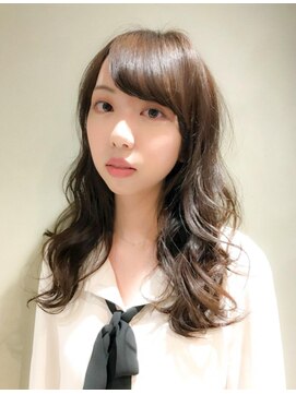 ウィステリアプラスワン 銀座一丁目(WISTERIA PLUS1) 【遠藤】フェザーウェーブ外ハネナチュラルベージュ20代30代