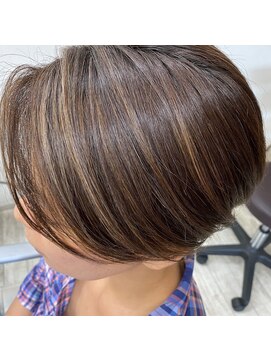 セダクション 道後樋又店(Seduction) 松山市/20代/30代/40代/ハイライト×ハンサムショート