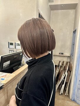 エイミーバイアフロート(amie by afloat) *ハイトーンブラウン×ミニボブ