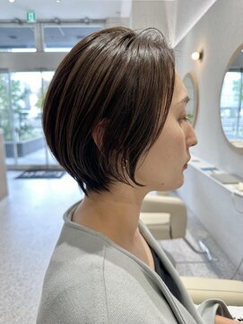 レジット 海老名(Legit) 30代40代50代◎耳掛け丸み前下がりショートヘア 海老名