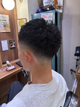 フォーコーナーズ(Four Corners) アイロンパーマ／アイパー／ゆるパン