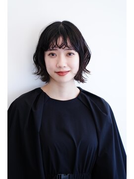 カーロ(Caro) 外はねミディアム