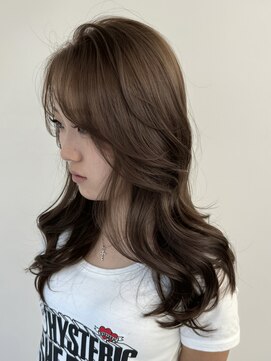 アマトウキョウスマートサロン(AMA TOKYO×Smart Salon) ヘーゼルベージュ　ブリーチなし　レイヤーカット　海外風