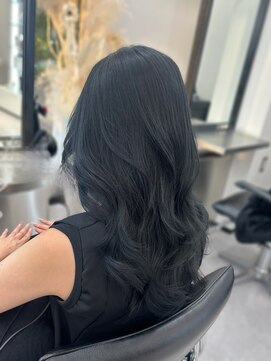 アルドーレフィエロ シンサイバシ(Ardore fiero shinsaibashi) ネイビーブラック/ダブルカラー/暗髪【小山田繭】20代30代