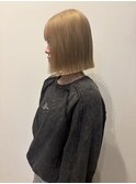 くすみベージュマロンベージュ前下がり切りっぱなしボブ