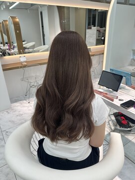 ロンドルピナス 小倉(Lond Lupinus) ミディアムレイヤーカット/似合わせカット/大人ガーリー/20代