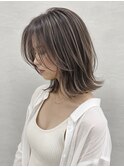 外はねミディアムボブレイヤー/白髪ぼかしハイライトカラー