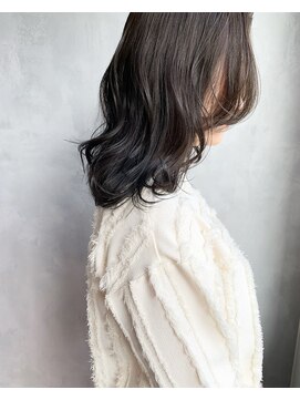 キチ(kichi.) [kichi.] くすみベージュ×艶セミロング