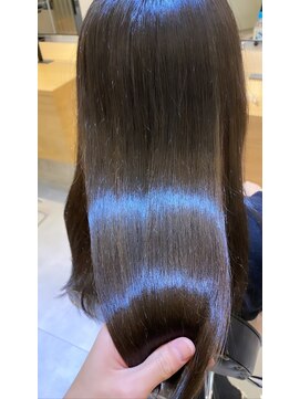 ジーナ 船橋(Zina) 小顔セミウェットウェーブピンクベージュハイライトカラー