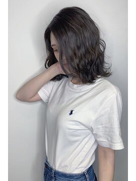 モルニ(MORNI) アッシュグレー_マロンベージュ Aラインボブ かきあげ