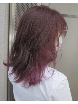 シャル オカチマチ 上野御徒町(shalu) インナーカラー レッドピンク ミディアムヘアー