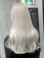 ロウル 渋谷(LOWRL)&nbsp;ホワイトカラー/デザインカラー/ミディアムヘア