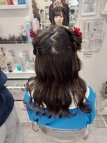 リムネ(RIMUNE)&nbsp;サイド編み込みお花＋ウェーブ巻き