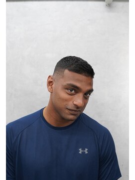 クロムトウキョウ ザ バーバー ネオン 新宿店(CHROM TOKYO the Barber ne/on) フェードスタイル